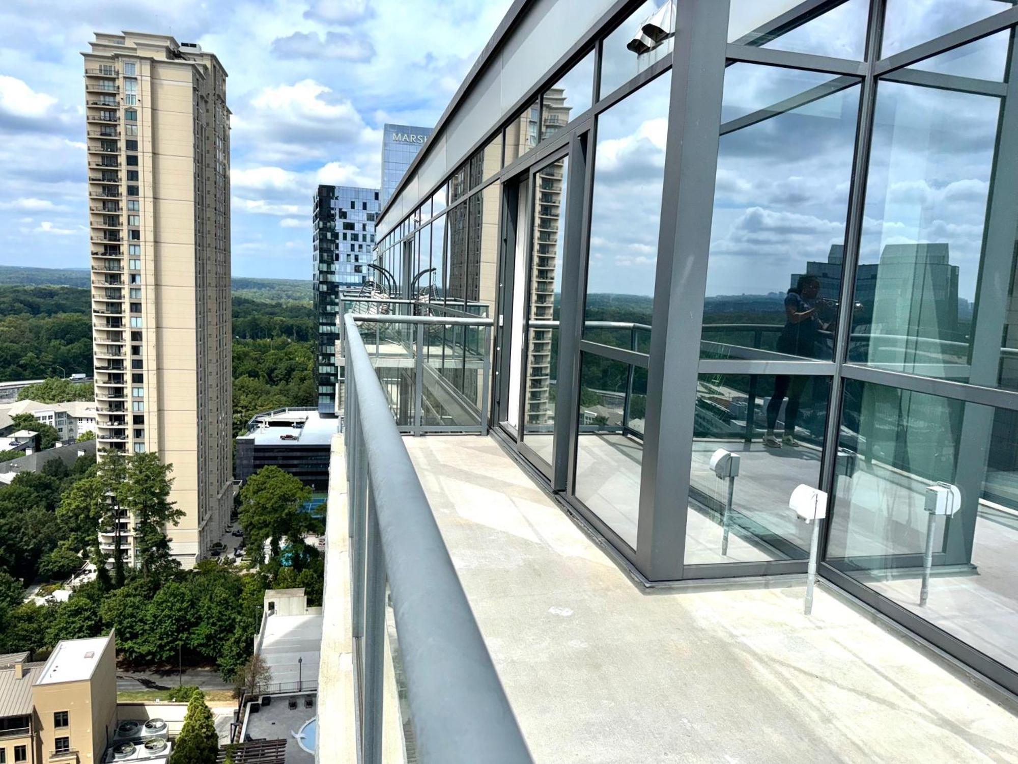 アトランタSkyline Retreat Penthouse, Top Floor, Year Round Pool, City View!アパートメント エクステリア 写真